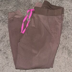 Women’s Smokey taupe figs scrub pants size medium